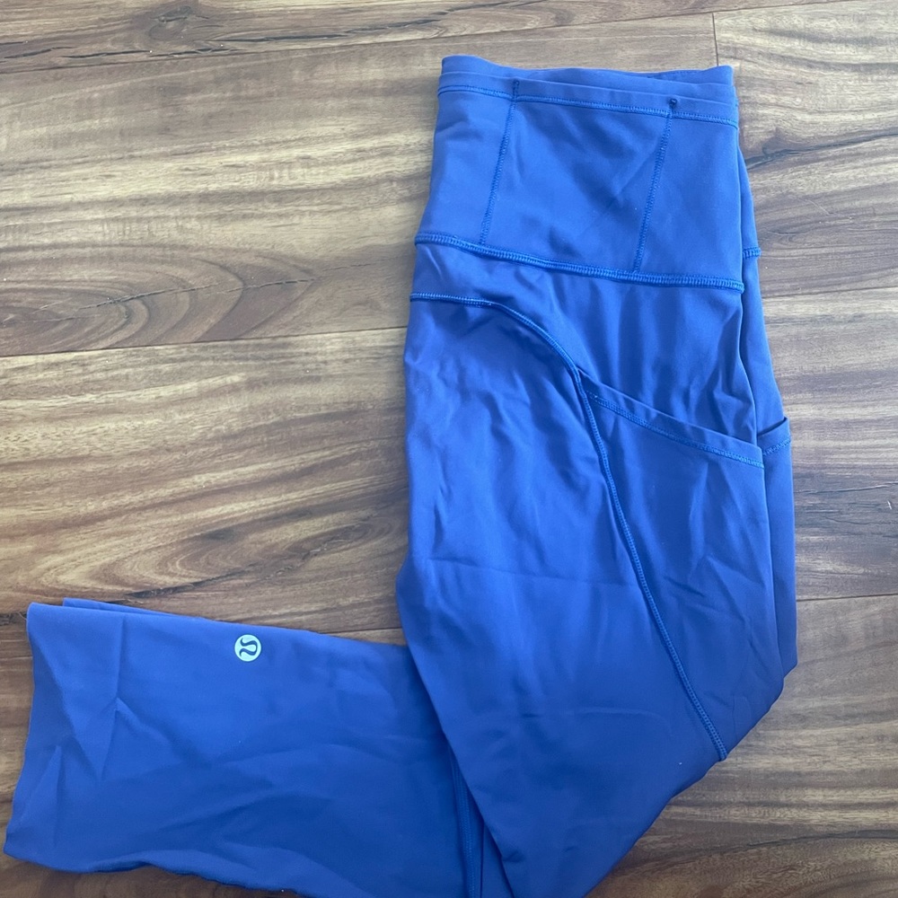 Lululemon crop leggings.